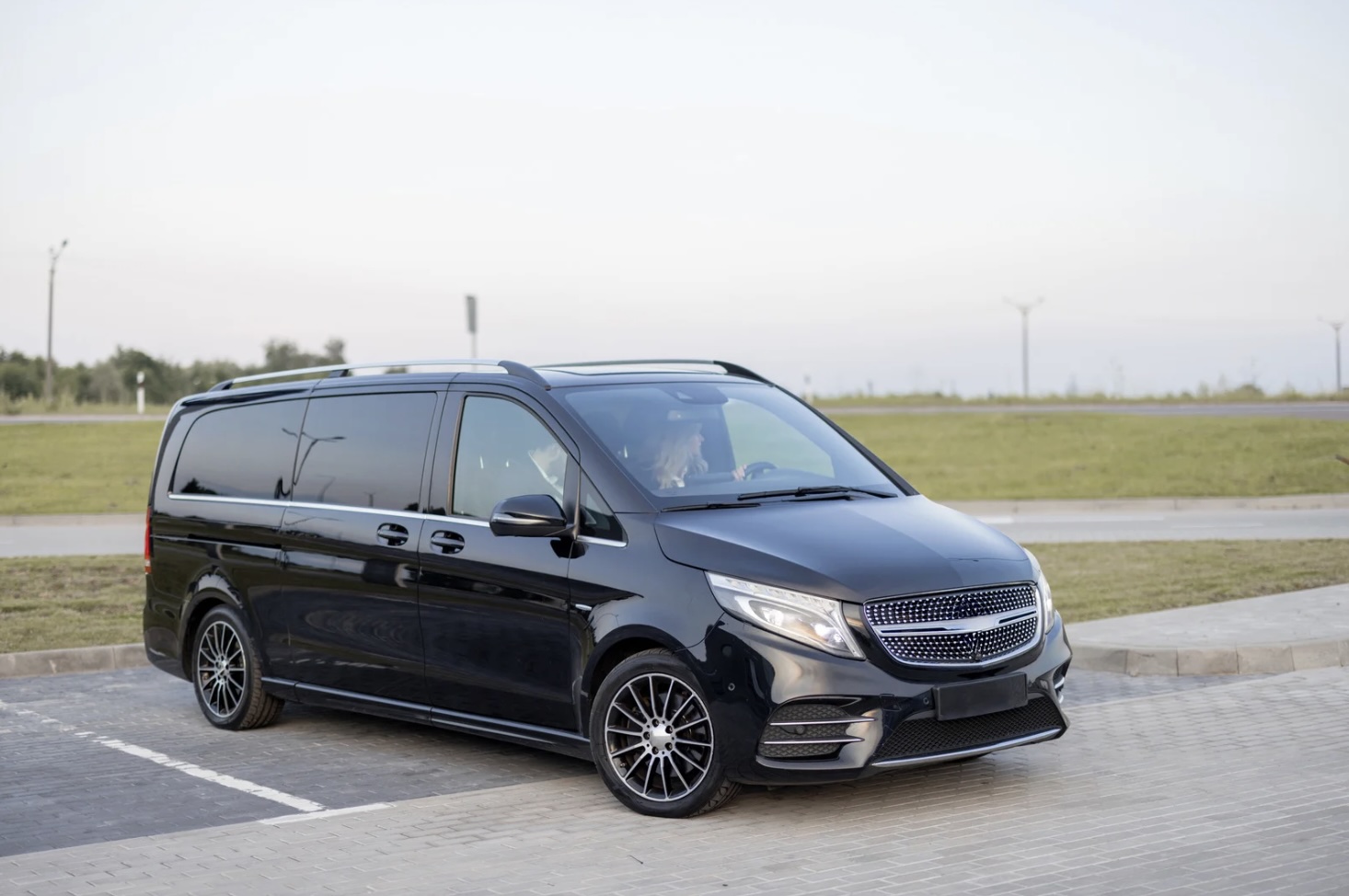 Maxi Cab Booking Singapore